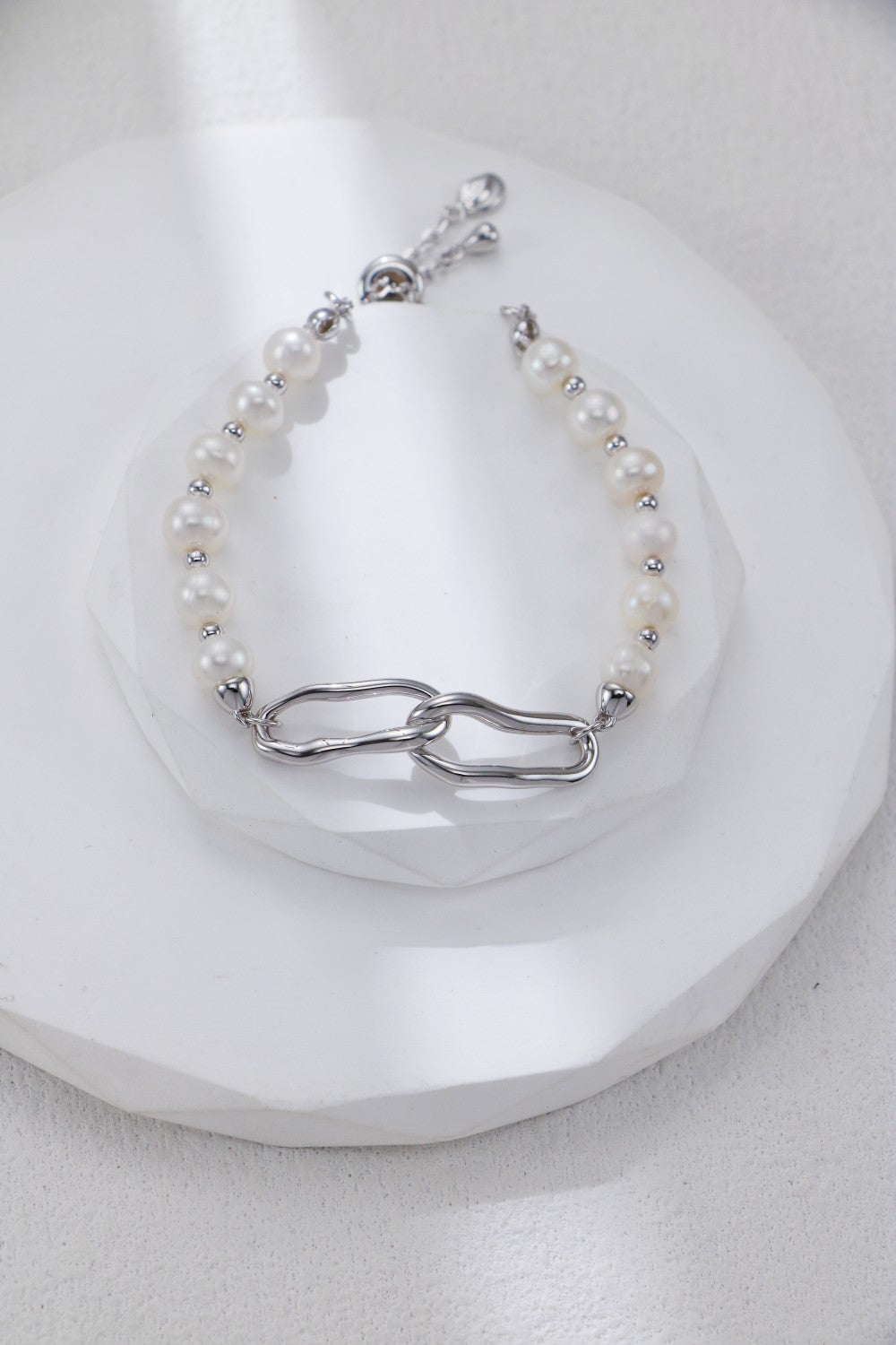 Ripple Link Pearl Bracelet