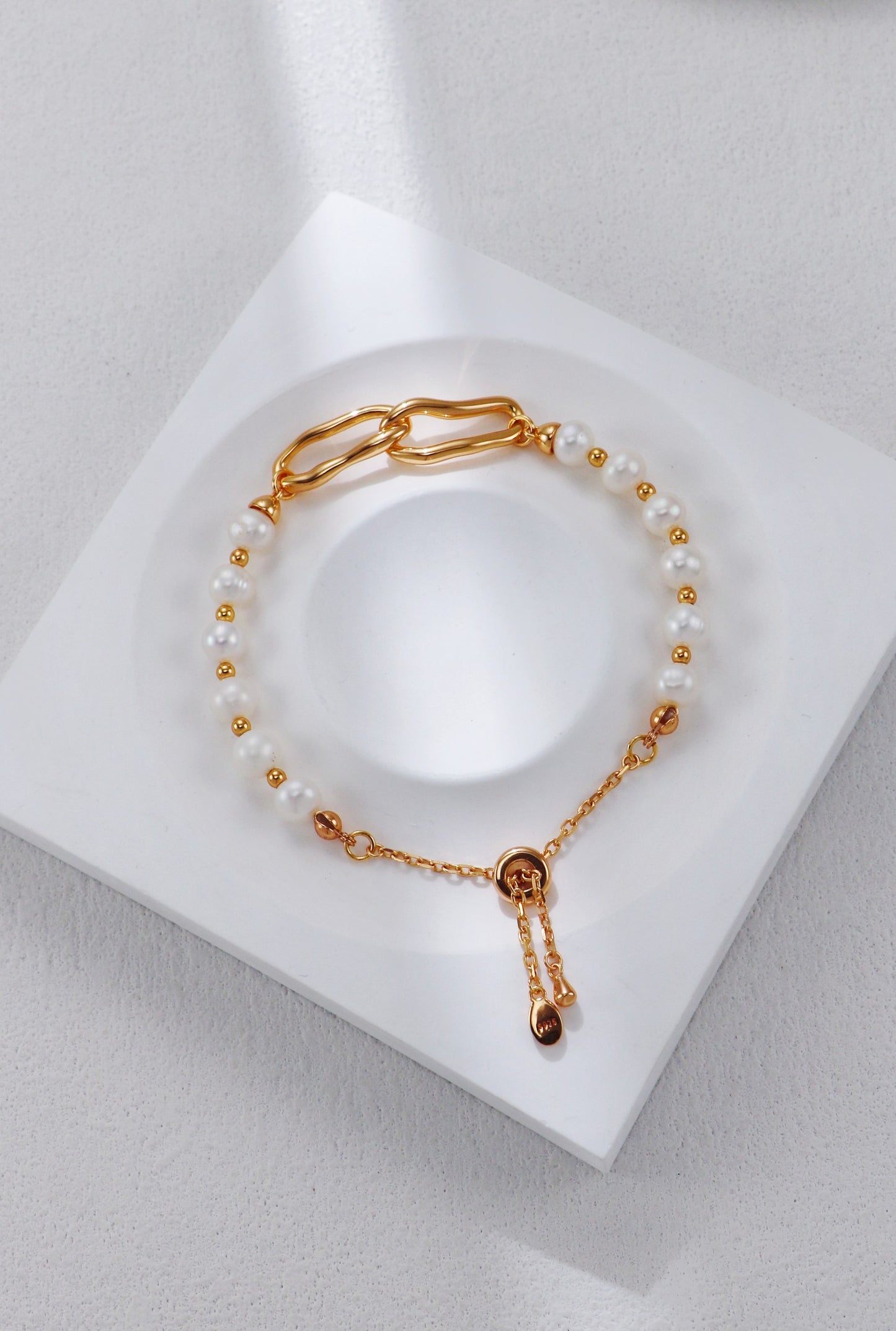 Ripple Link Pearl Bracelet