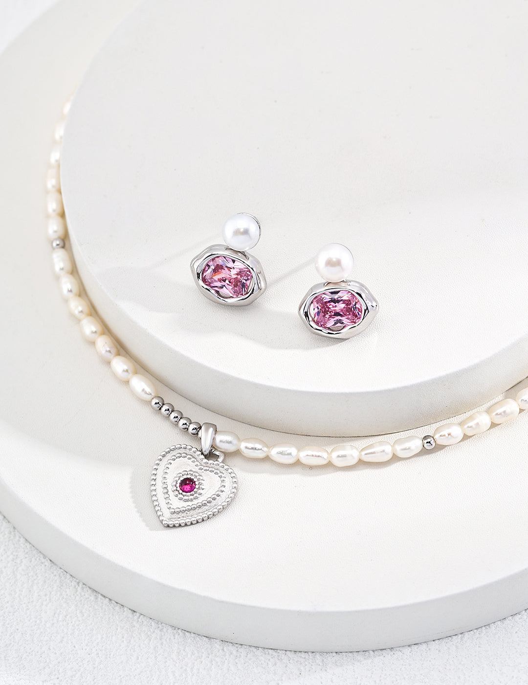 Heart of Elegance Pearl Necklace | Petite Secret Jewellery - Petite Secret Jewellery